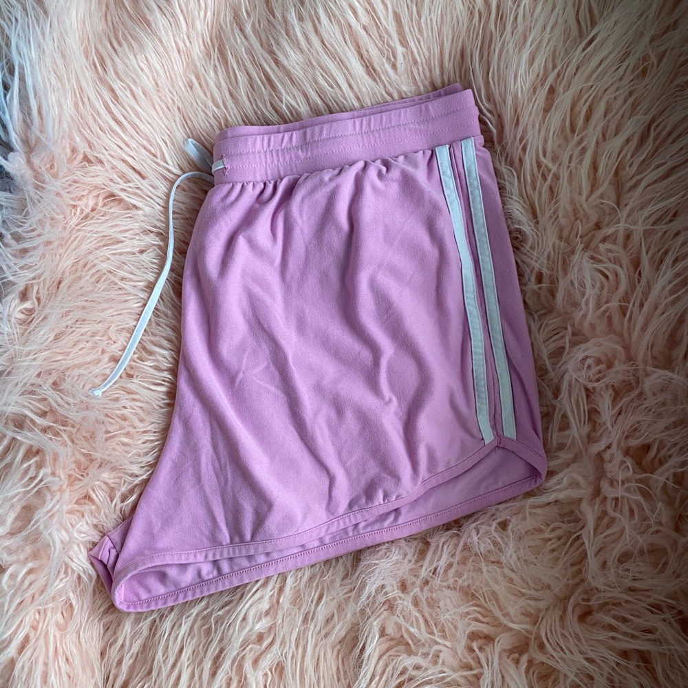 0036 | pink shorts